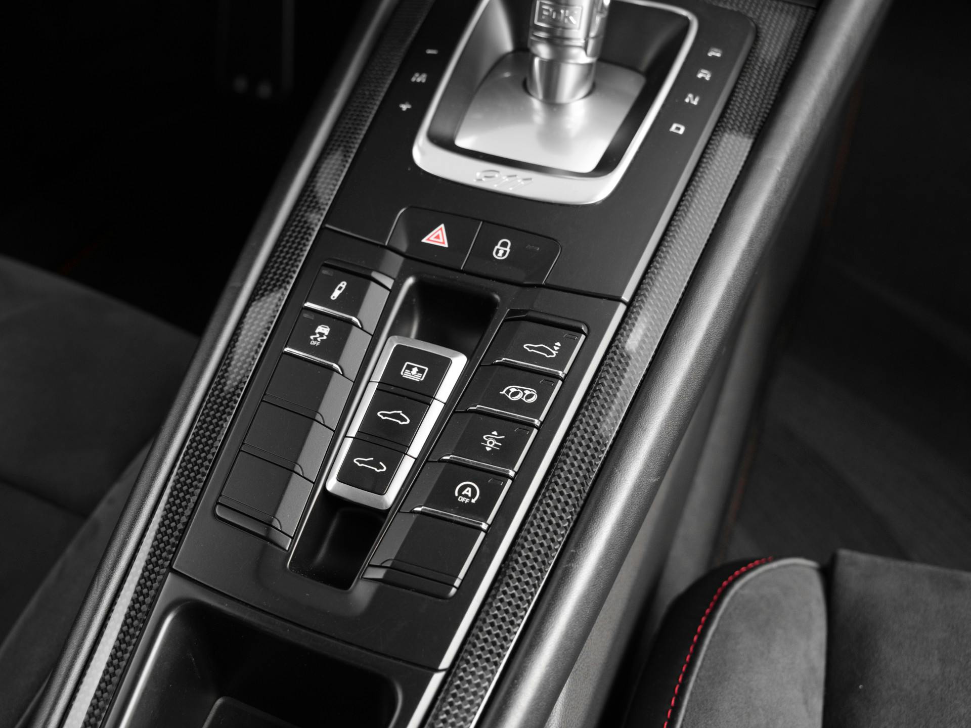 Porsche 911 3.0 Carrera 4 GTS | Burmester